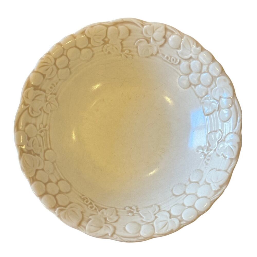 POPPY TRAIL by Metlox Antique Grape 9.5 inch Bowl Cream *As Is* Vintage Retro